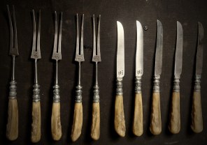 Knives & Daggers