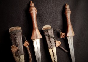 Knives & Daggers