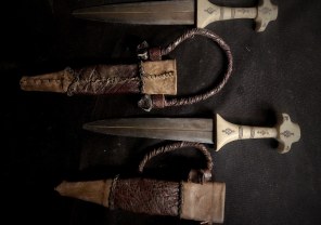 Knives & Daggers