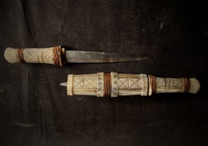 Knives & Daggers
