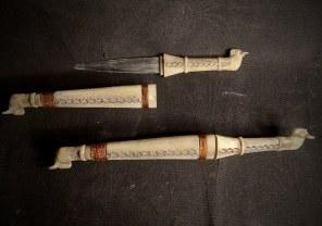 Knives & Daggers