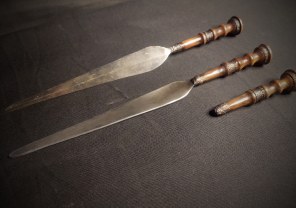 Knives & Daggers