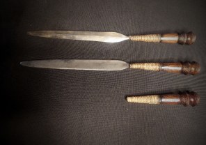 Knives & Daggers