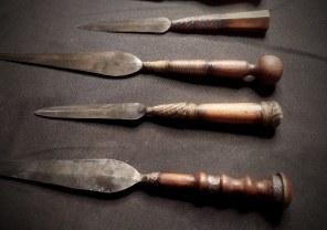 Knives & Daggers